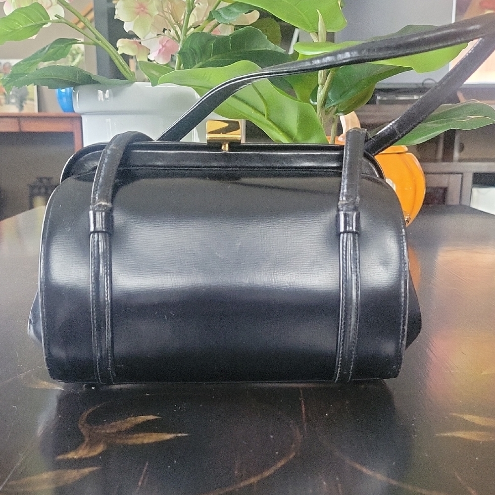 Elegant Black Leather Handbag